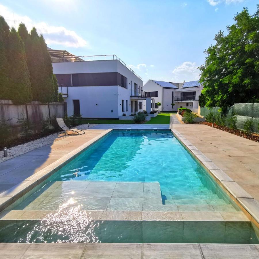 Lavida Deluxe Villa Hajdúszoboszló المظهر الخارجي الصورة