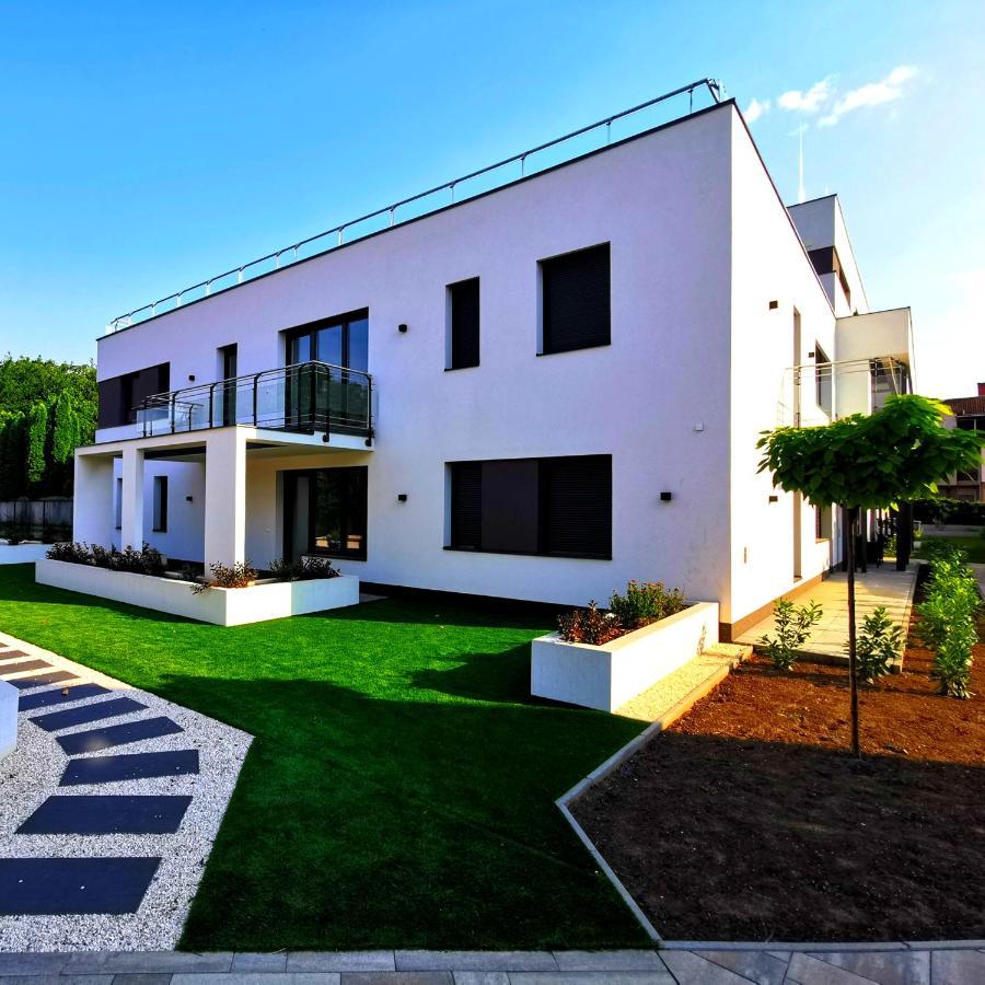 Lavida Deluxe Villa Hajdúszoboszló المظهر الخارجي الصورة